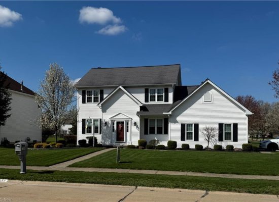 27054 Glenside Ln, Olmsted Township